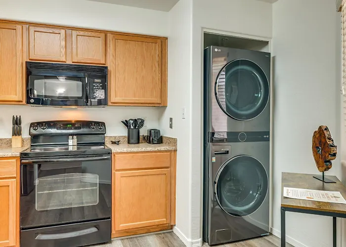 3 Mi To Talking Stick: W/ Community Perks! Holiday home *